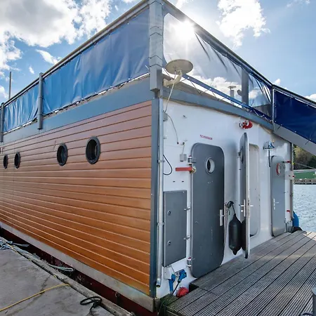 Botel Bootshaus Fritze Bollmann Waren (Mueritz)